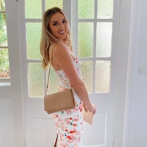 Meet your Posher, Elizabeth